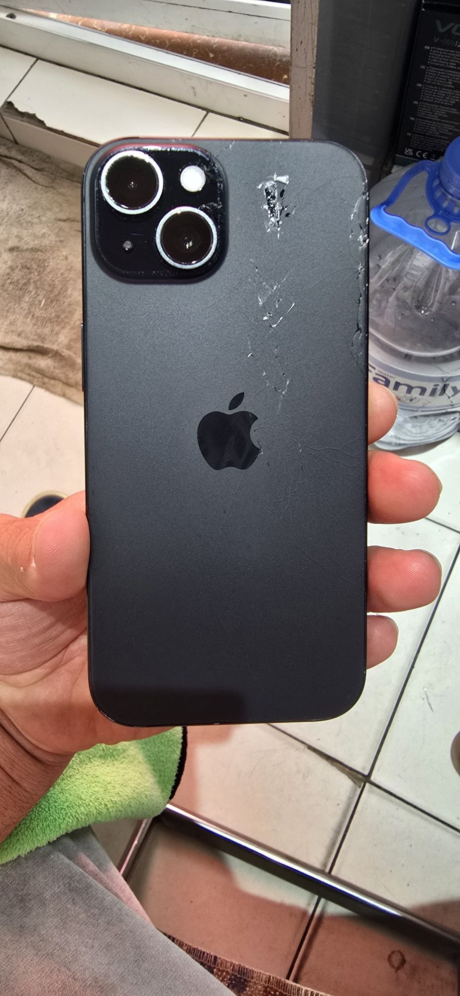 Apple 15  128gb.