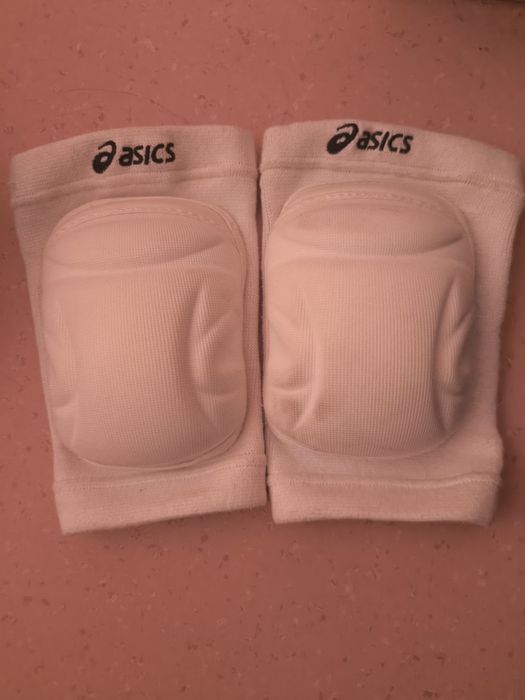 Наколенки на asics