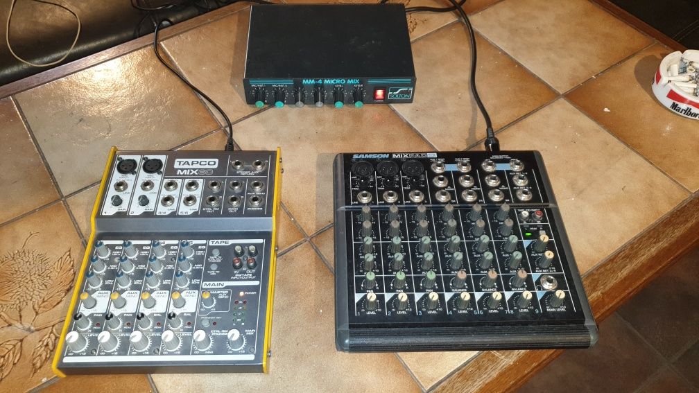 Mixer Phonic helix24/Sirus dxp20/Soundcraft Efx8/Roland sp404/Tapco 60
