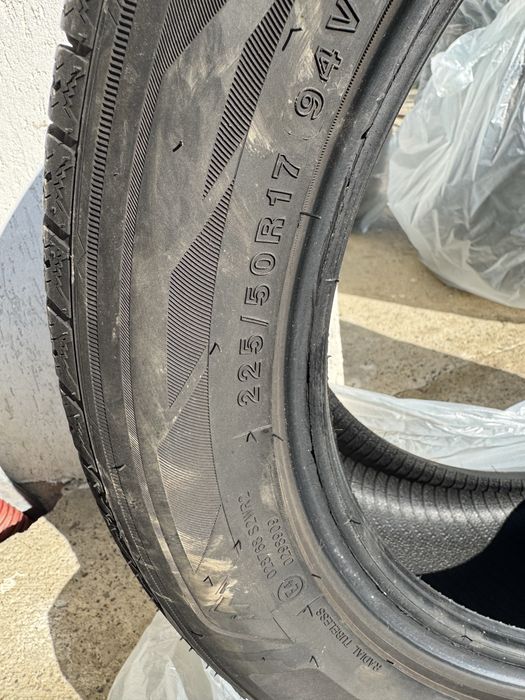 Anvelope iarna 225/50/R17 - 2 bucati, Stare bună