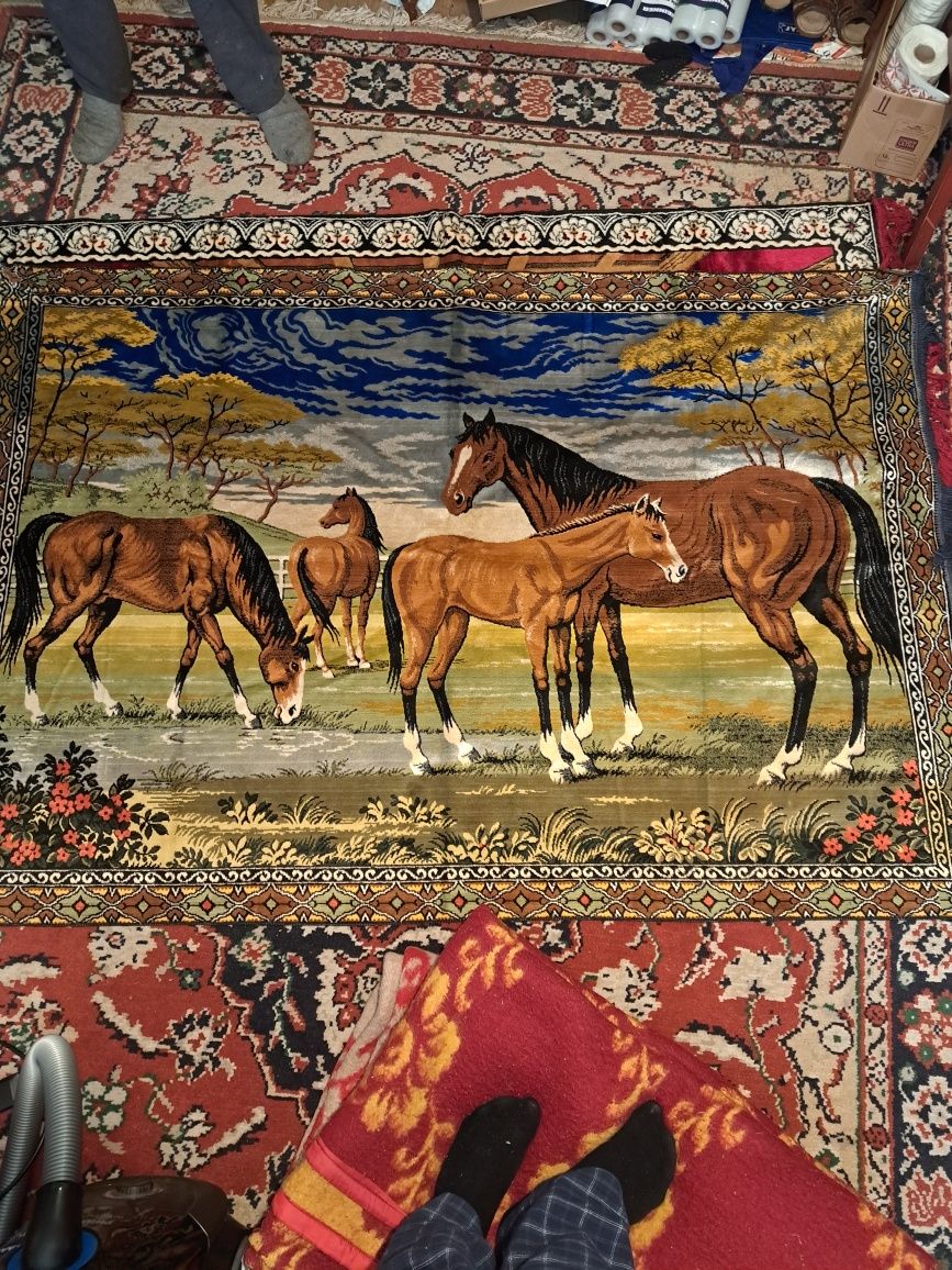 Carpetă  cu  cai