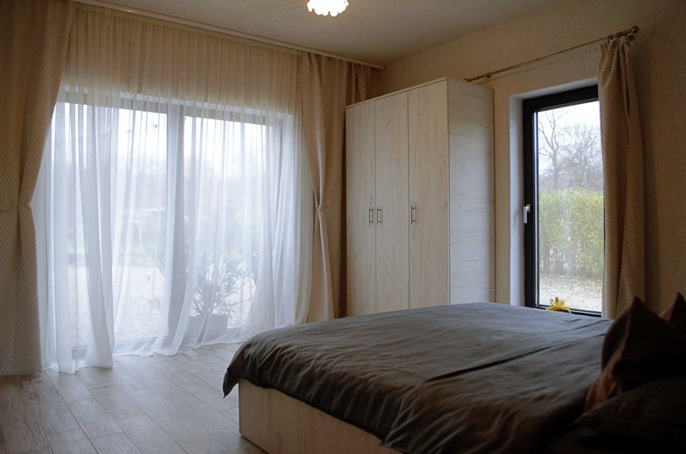 Cabană/ Casă de vacanță cu piscină/ciubăr