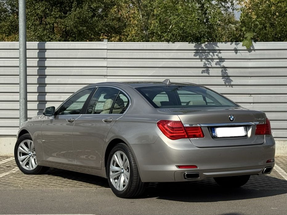 BMW SERIA 7 740d xDrive L– 146.000 km – impecabil, fără accidente