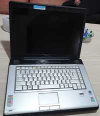 продавам лаптоп Toshiba Satellite 215
