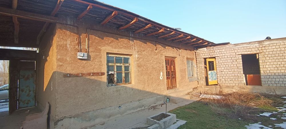 2.5 sotix uchastka sotiladi