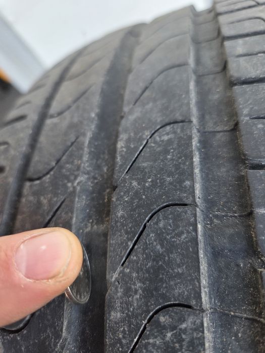 Vând anvelope vară Pirelli