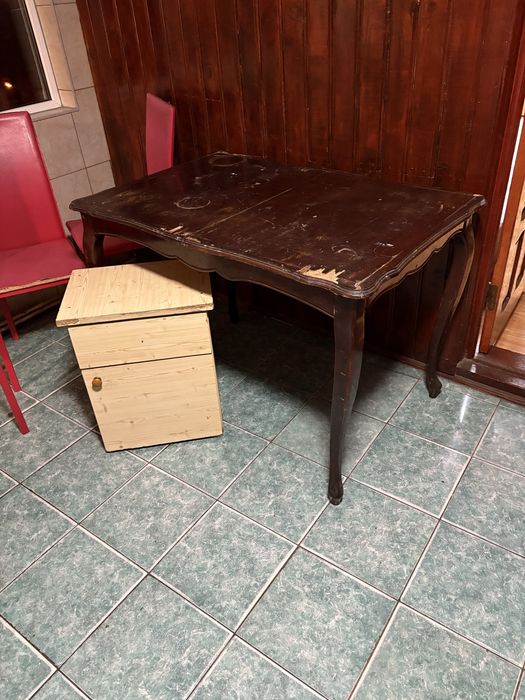 Vand sau schimb mobila utilizata 200 lei dulap masa scaune