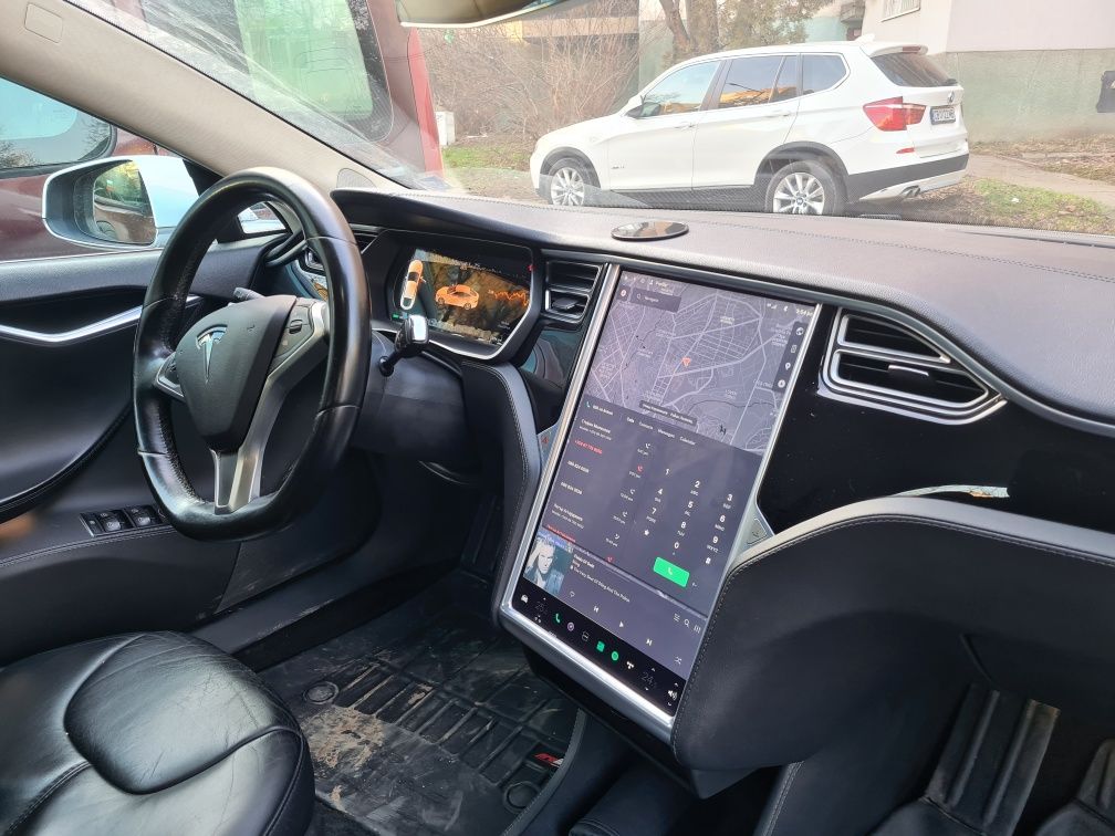 Тesla Model S 2015 Перфектна