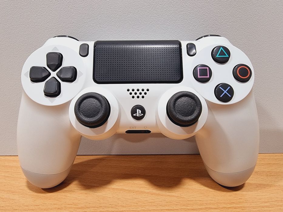 Playstation 4 PRO WHITE