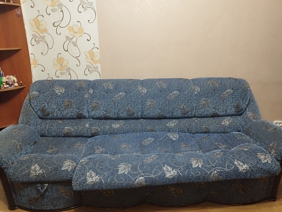 Диван бесплатно...
