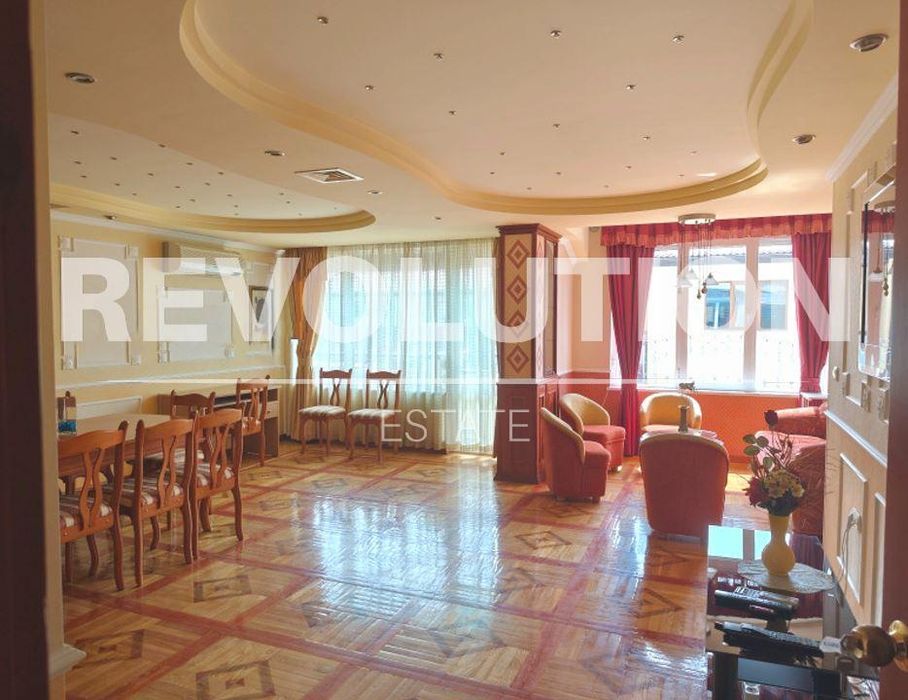 Дава се под наем Тристаен апартамент в Варна, Лятно кино Тракия - 115 кв.м за 800 € - Снимка #1