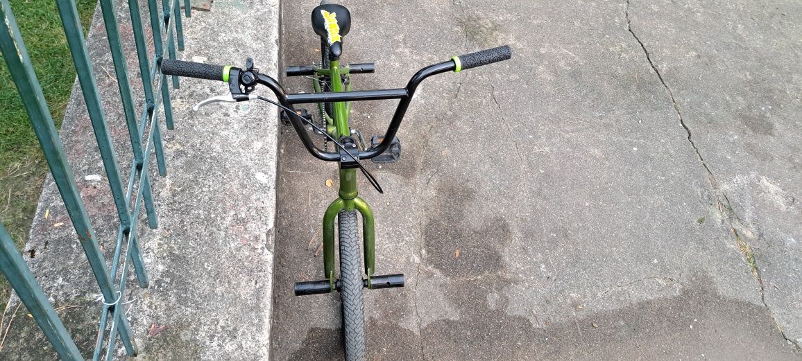 Bmx jumper verde frână pe spate cu peguri