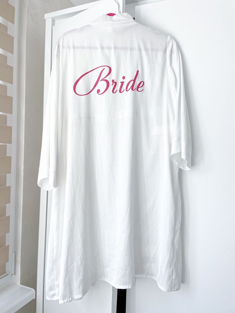Бученски Халат / Сватбен Сатенен халат с надпис “ Bride”