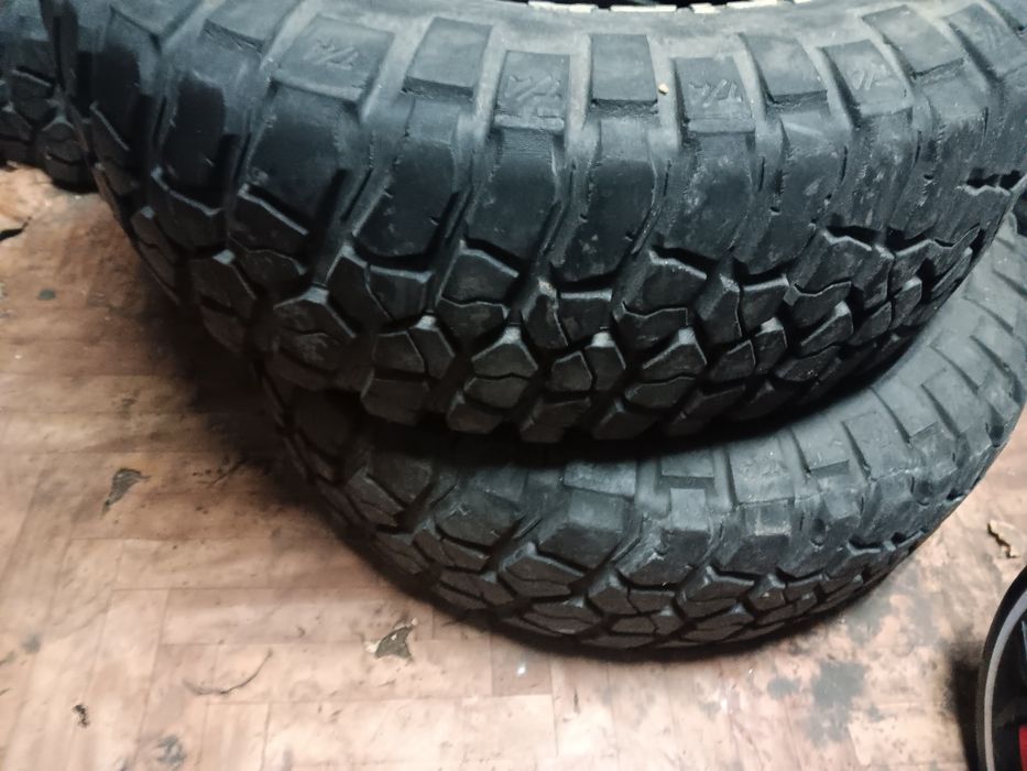 4бр 31х10.50 R15 едната е срязана