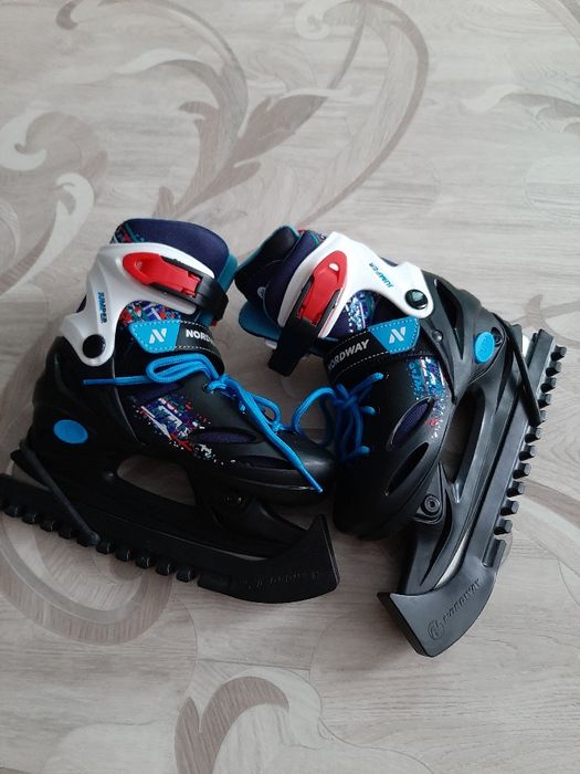 Продам коньки новые