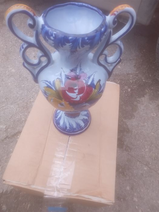 Керамична ваза в добро състояние