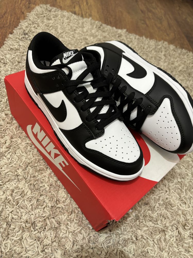 nike dunk panda low