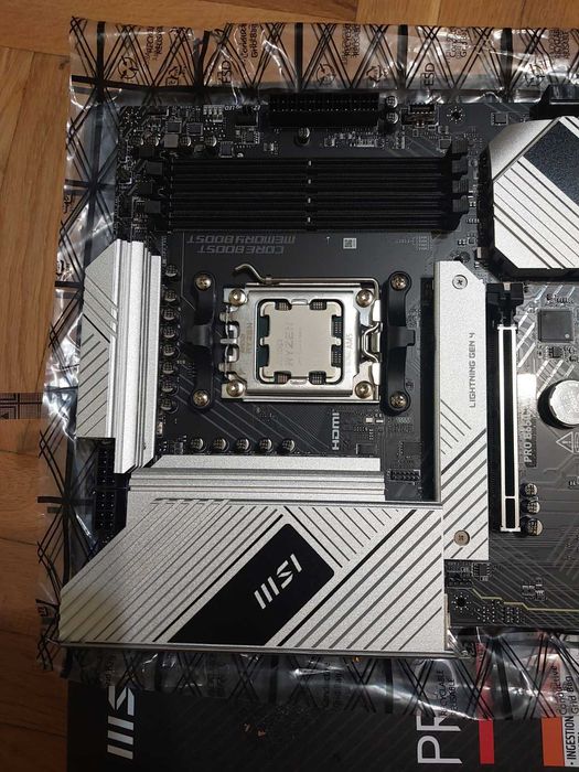 AMD Ryzen 5 7600X + MSI Pro B650-A Wi-Fi