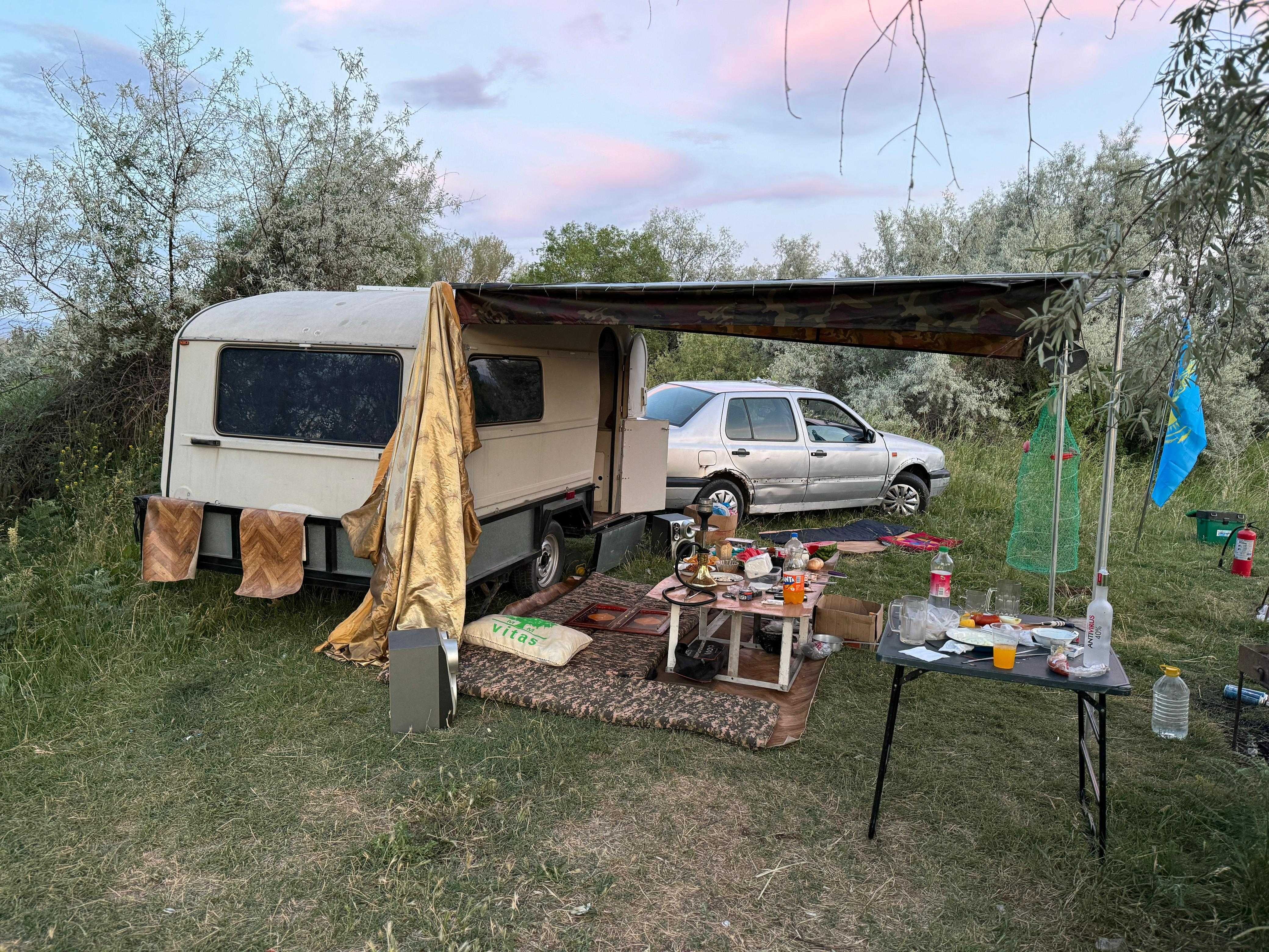 Трейлер прицеп с полным оборудованием