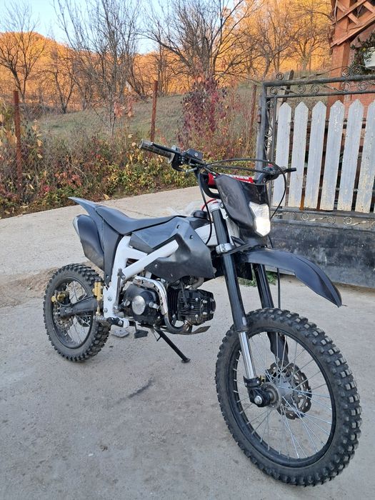 Vand cross 125cc aproape nou,cititi descrierea