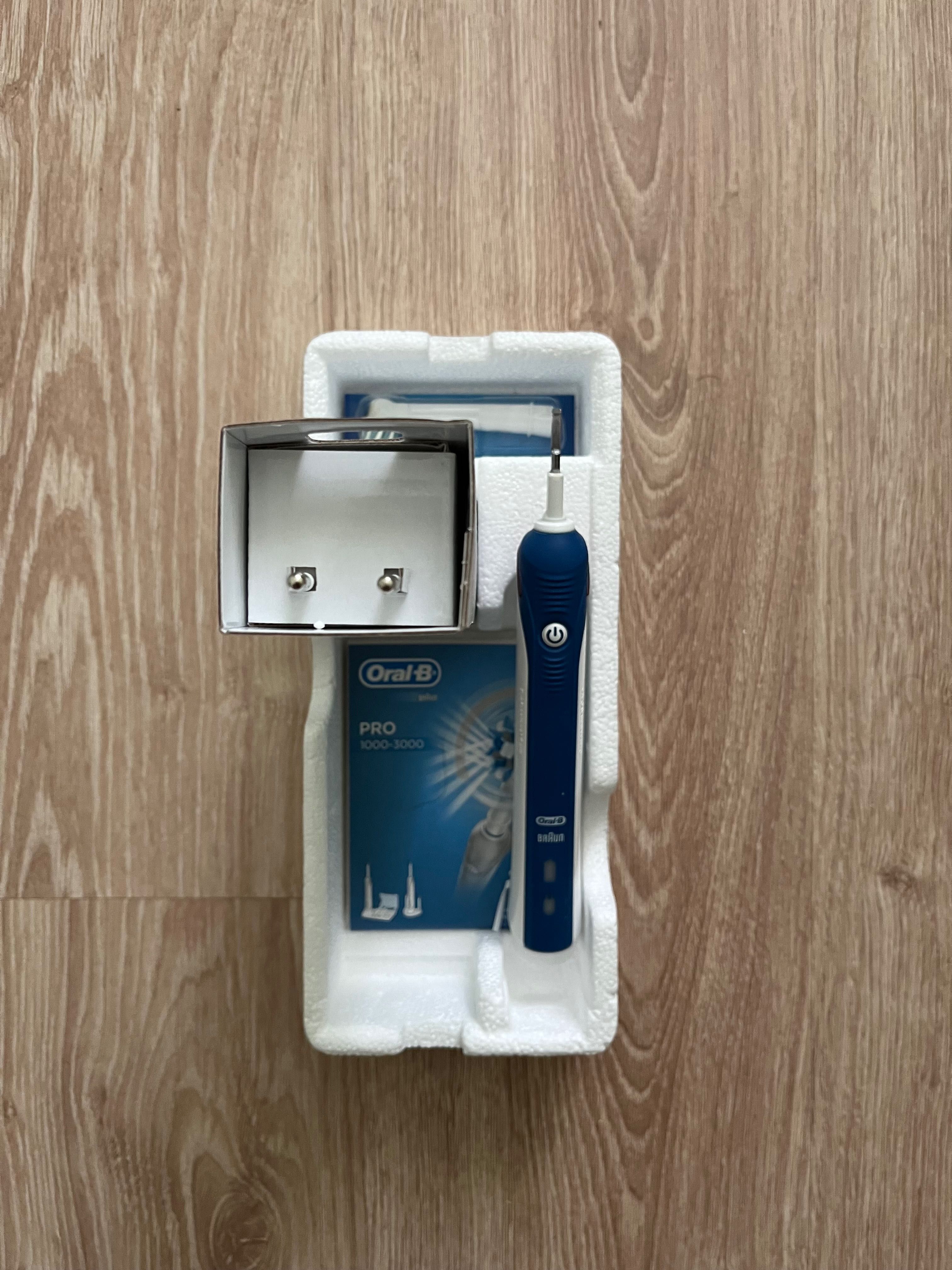 Oral-B PRO 2 2000 Електрическа четка за зъби