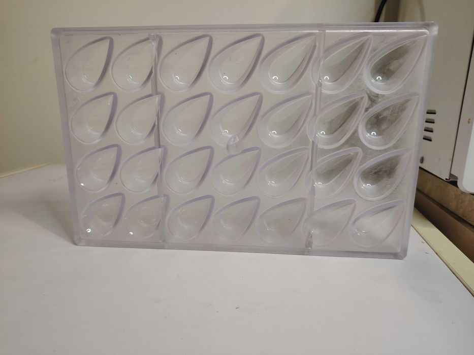 Поликарбонатни форми за шоколадови бонбони