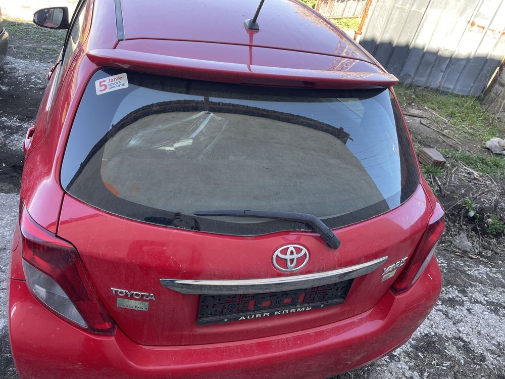 Toyota Yaris 1.3 automat 2013 -на части