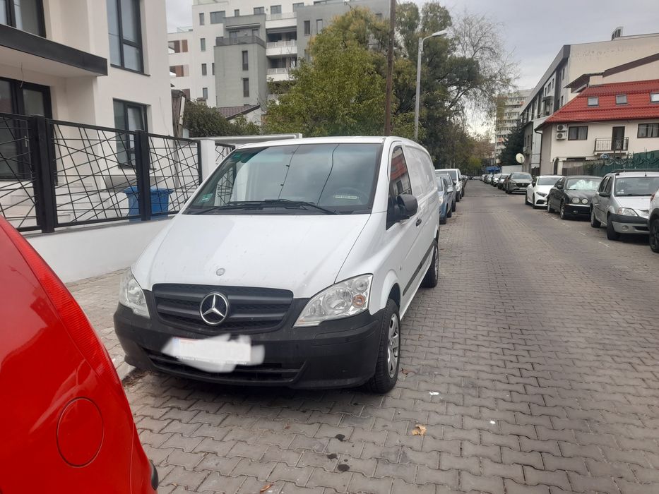 Vând Mercedes vito