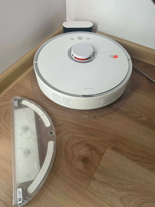 робот Roborock S5