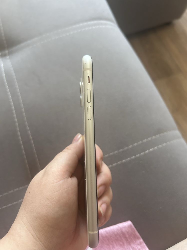продам айфон 11 64 g