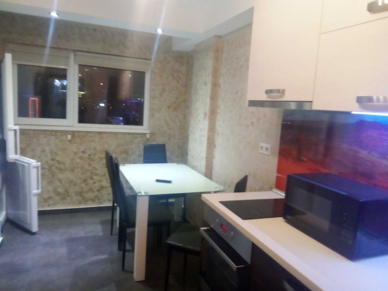 Дава се под наем Многостаен апартамент в Бургас, Лазур - 120 кв.м за 700 € - Снимка #5