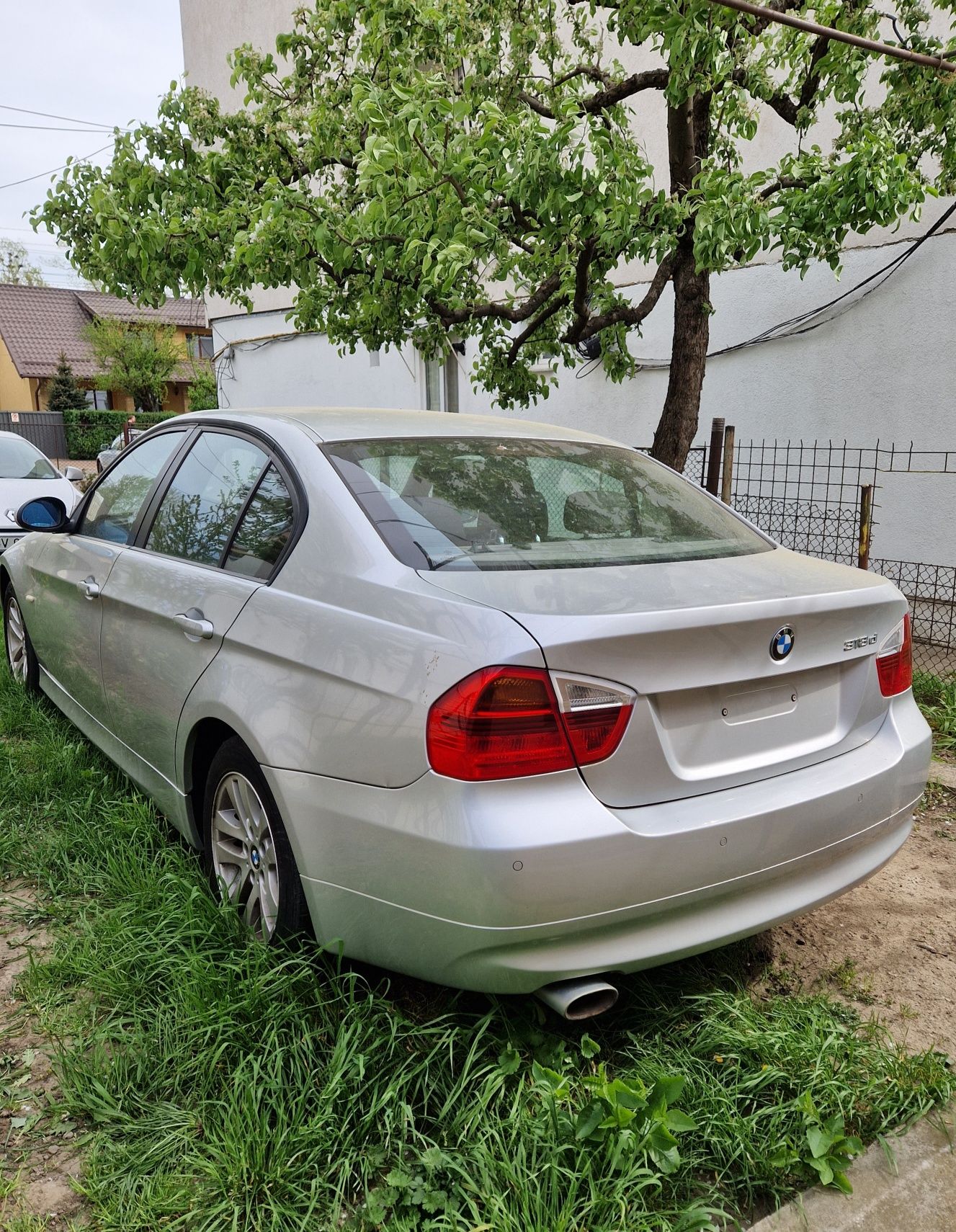 BMW e90 318d din 2008, km 157000, stare foarte bună