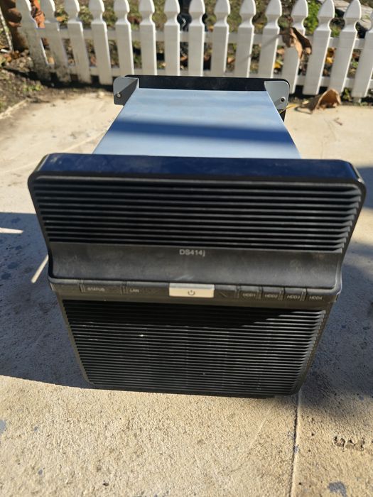 Synology ds414j NAS