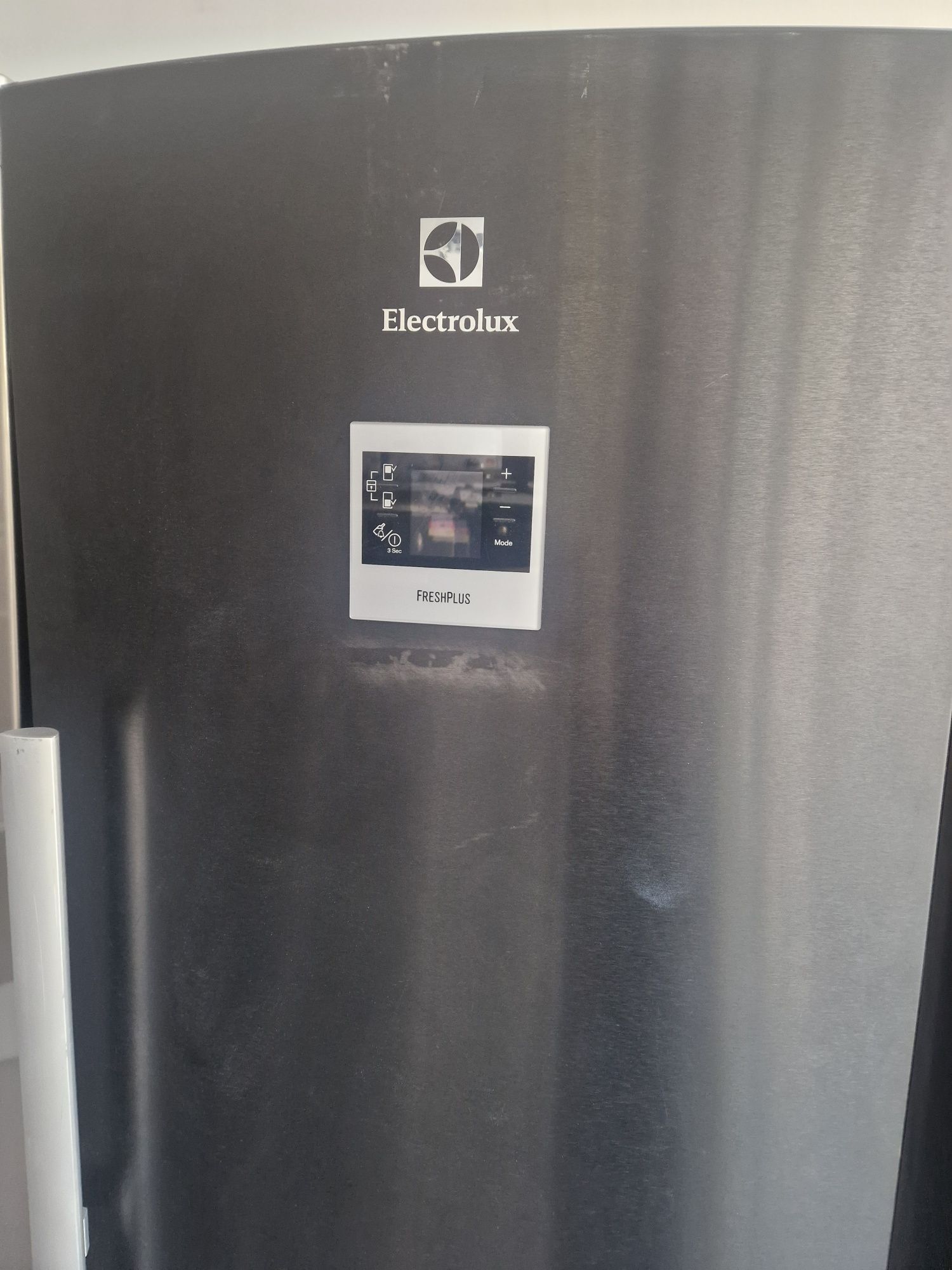 Хладилник с фризер Electrolux A++ No Frost