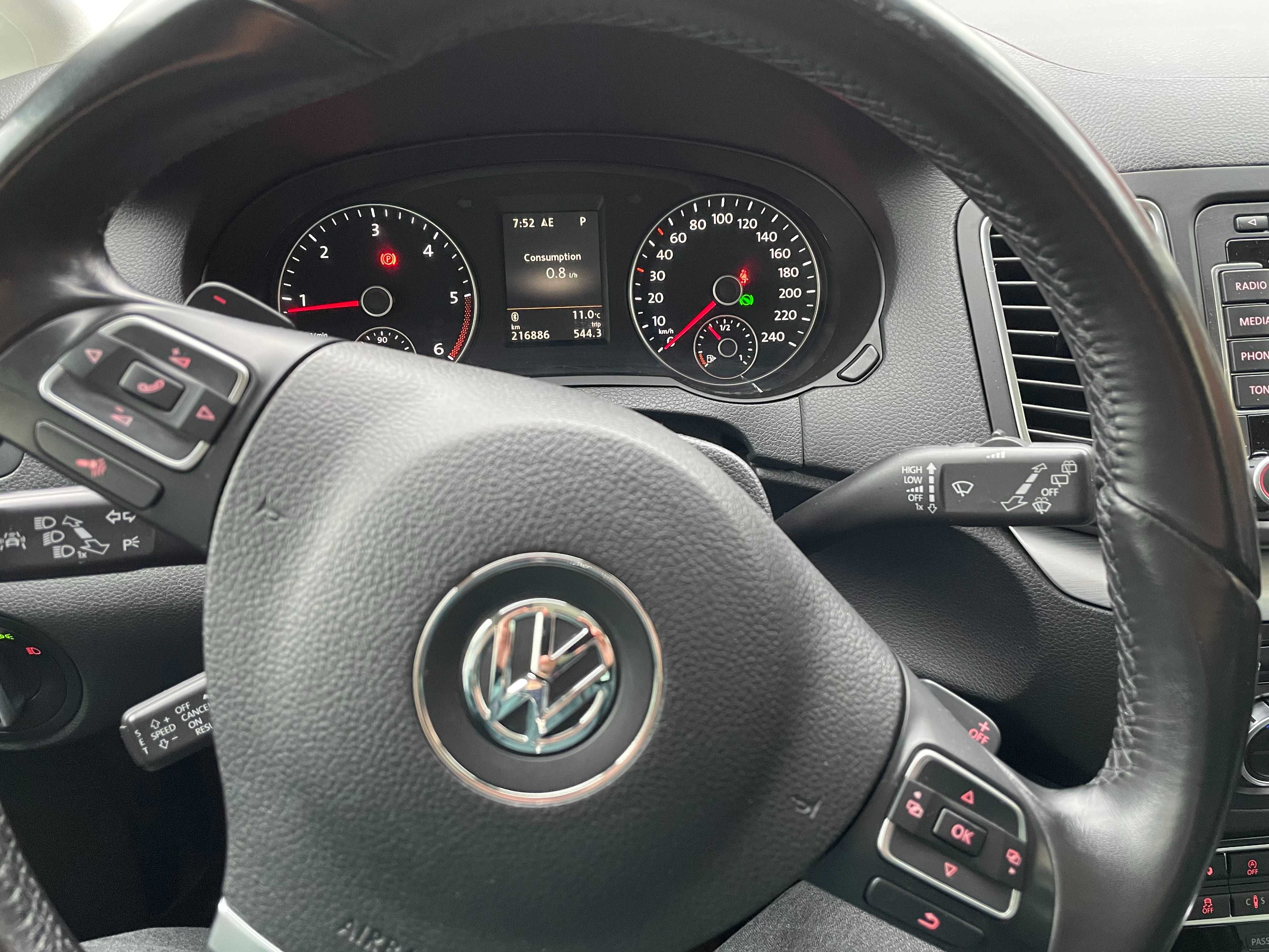 VW Sharan full option (7 locuri) - 2015 (217.000 km)