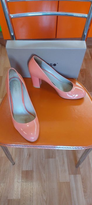 Обувь женская 39-40 Европа