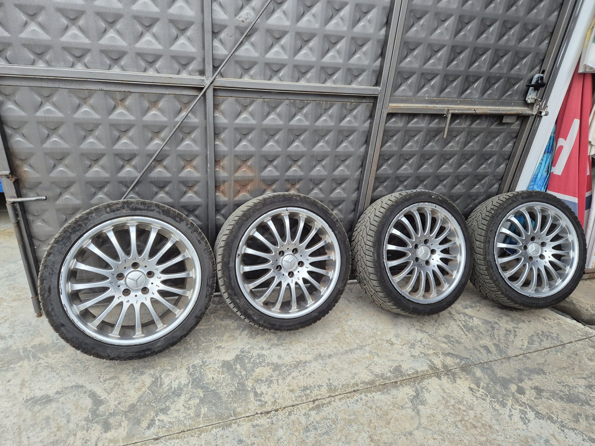 Джанти с гуми Mercedes Benz 225/40/18