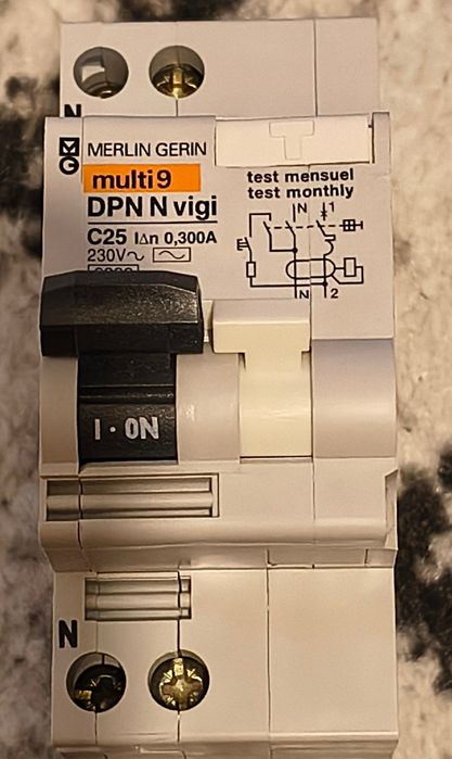 6 buc x intrerupător diferențial, protecție la suprasarcină, RCBO 25A