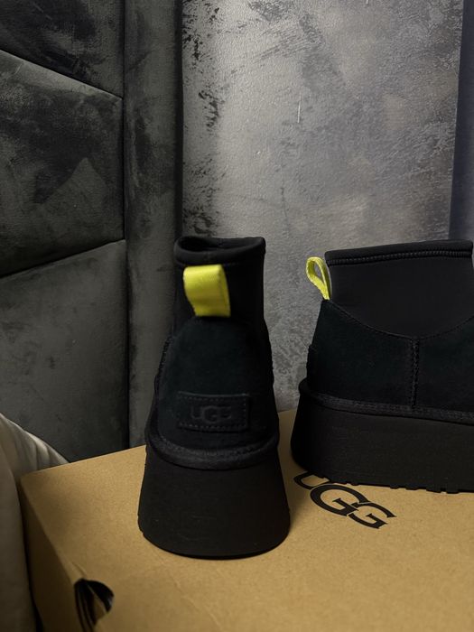 Vând UGG classic mini dipper