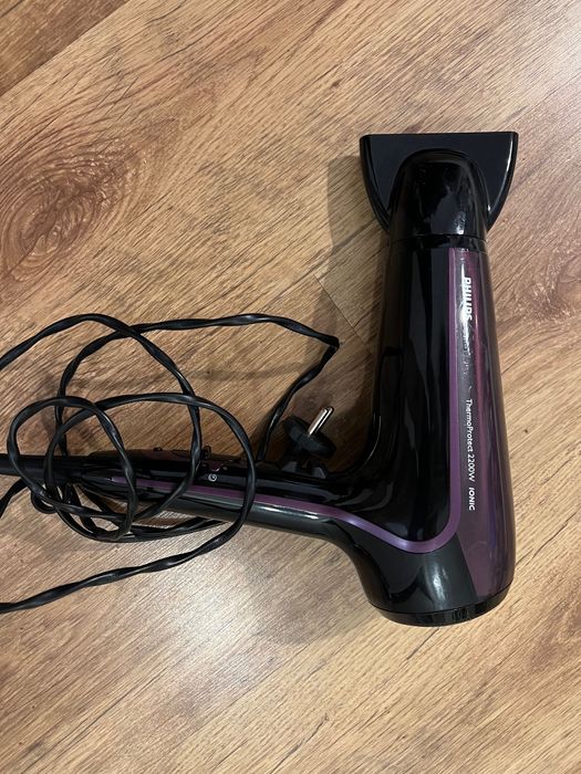 Uscator de par Philips Theromoprotect 2200w ionic