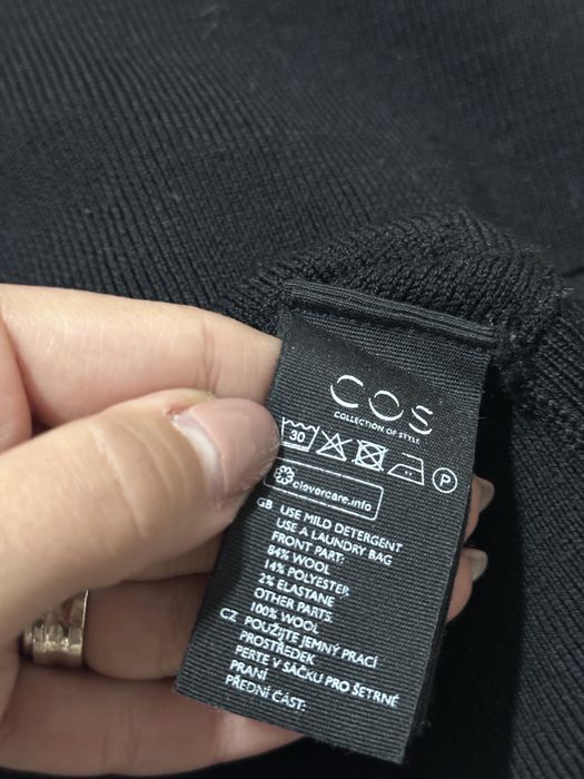 Bluza / pulover negru COS marimea M