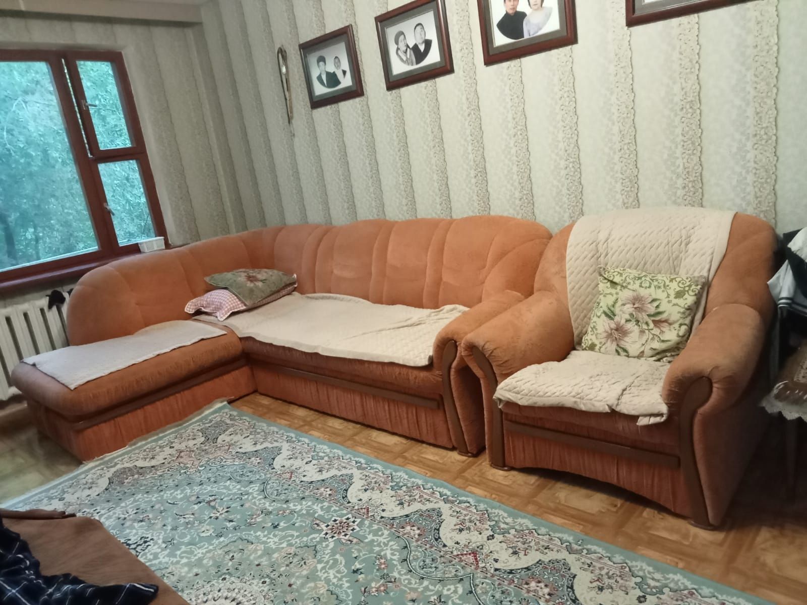 Продам диван  шифоньер и прихожая шкаф