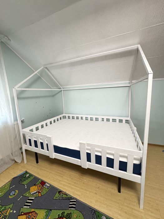 Pat tip casuta pentru copii
