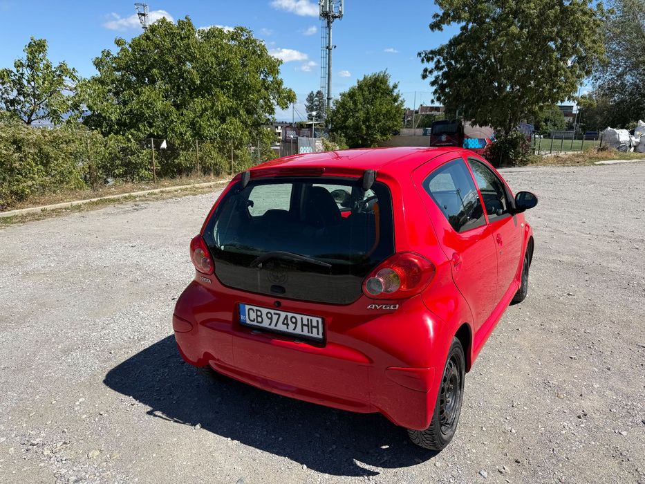 Продавам Toyota Aygo
