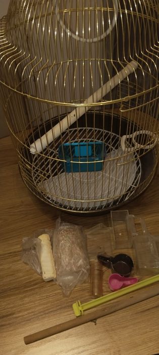 Клетка практически новая