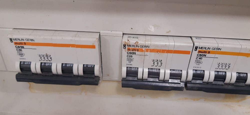 Tablou electric uzat în  stare bună