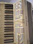 Vând acordeon Hohner Verdi III F