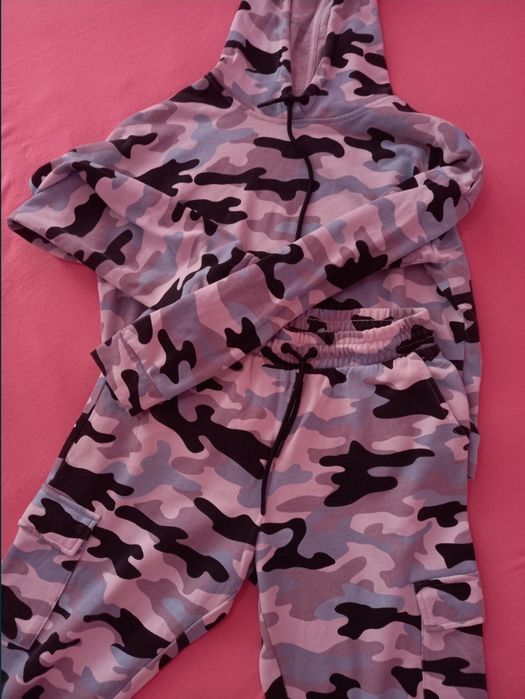 Дамски камуфлажен екип