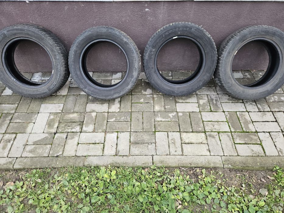 Vand 4 anvelope de iarna hankook 185/65/R15