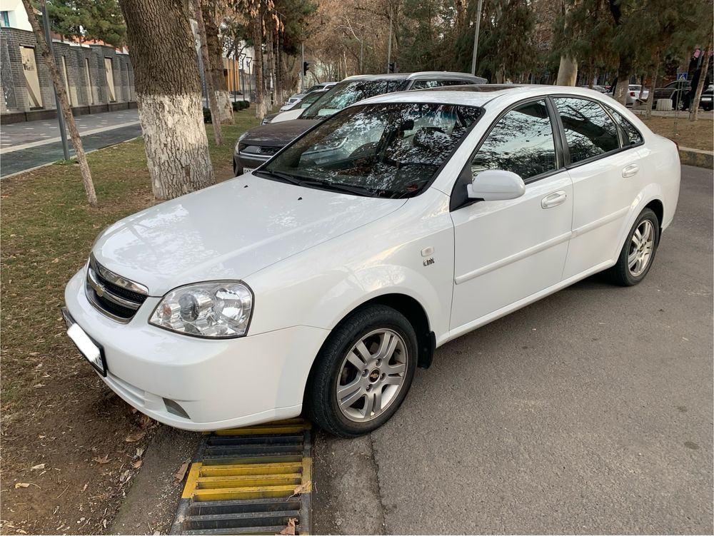 Своя Lacetti 3 позиция - 1.8 автомат